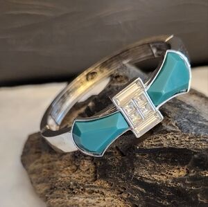 NWOT Lia Sophia "Pretty Perfect" Turquoise and Silver Cut Crystal bracelet
